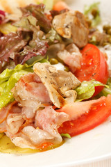 bacon with vegeatables and toasts