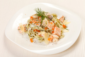 pasta with salmon and caviar