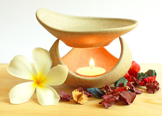 Aromatherapy lamp with flower and candle
