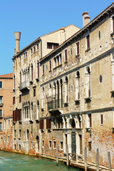 Fototapeta na wymiar Old houses in Venice