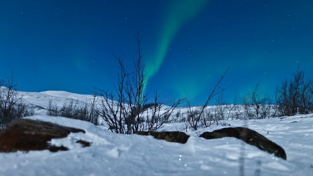 Northern lights (Aurora borealis) panning timelapse