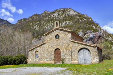 Fototapeta na wymiar church of Ribes de Fresser and Ripoll