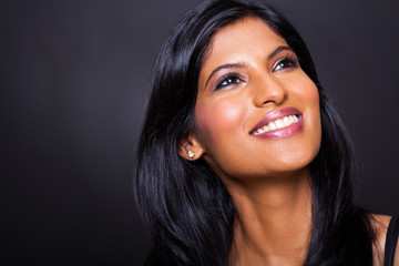 Fototapeta premium beautiful indianl woman looking up