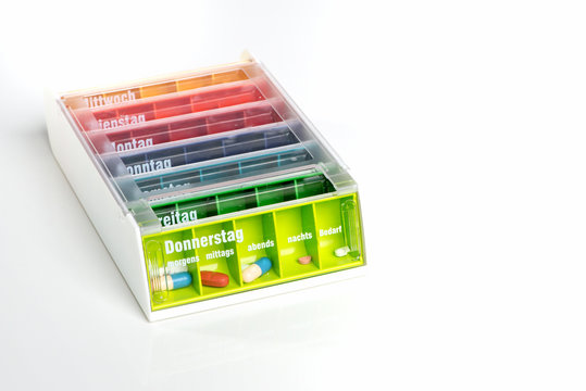 Farbige Pillenbox