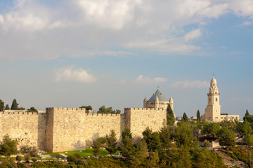 Obraz premium Ancient walls and temples of Jerusalem