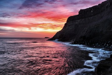 Obraz premium Sunrise Over Whitby, North Yorkshire