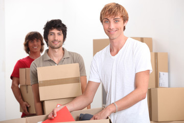 Men moving home