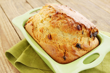 bread with dried fruit