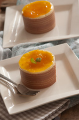 Aprikosen-Törtchen mit Vanillecremefüllung