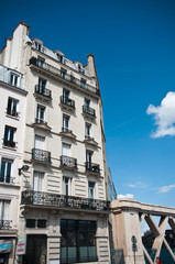 Obraz premium immeuble parisien gare du nord à Paris