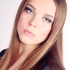 Naklejka premium girl with beautiful healthy hair 