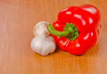 Red bell pepper, mushroom and garlic