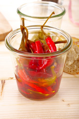 Eingelegte Chilischoten