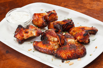 Chicken wings with sauce