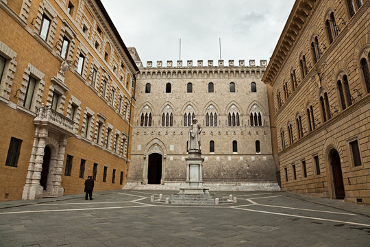 Siena, Piazza Salimbeni