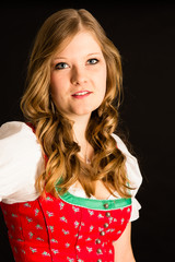 Frau in Dirndl