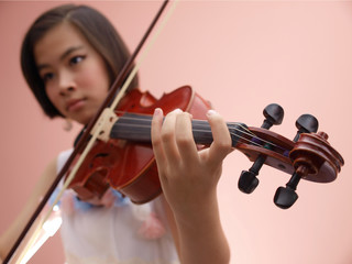 girl and Violin