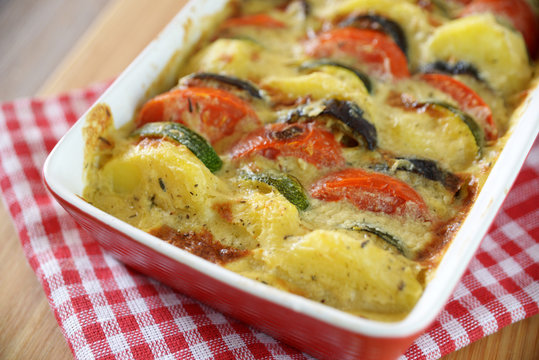 Kartoffelauflauf mit diversem Gem&uuml;se