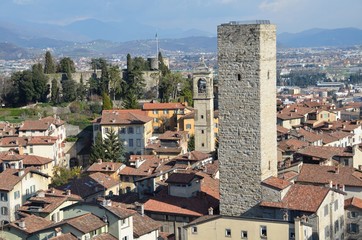 Fototapeta na wymiar Италия, панорама города Бергамо.