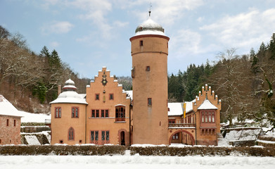 Schloss Mespelbrunn an einem herrlichen Wintertag