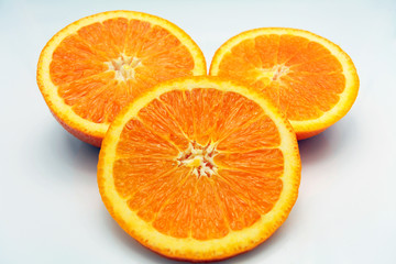 輪切りにした新鮮なオレンジ