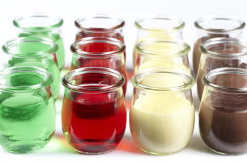 Dessert-Buffet mit Wackelpudding und Pudding