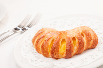 puff with apricot