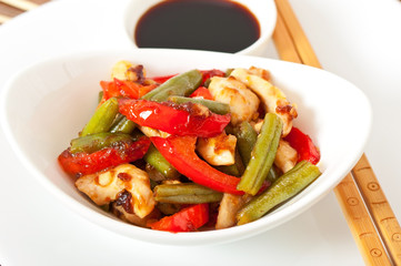 Stir fry chicken with sweet peppers and green beans