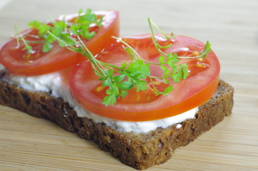 slice of bread with cottage cheese