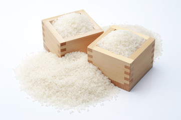 枡から溢れた白米