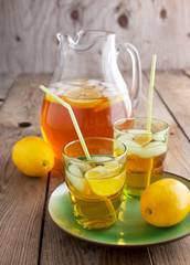 Iced tea with lemon