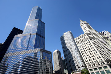 Fototapeta na wymiar Budynki biurowe w centrum Chicago