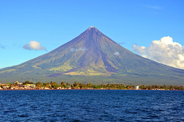 Fototapeta na wymiar Mayon Volcano in the Philippines