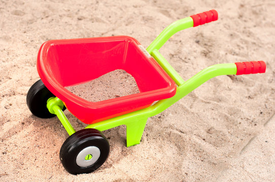 Kinderschubkarre.