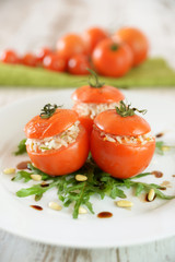 Mit Reis gef&uuml;llte Tomaten