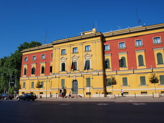 Fototapeta na wymiar Rządowy budynek, Tirana, Albania