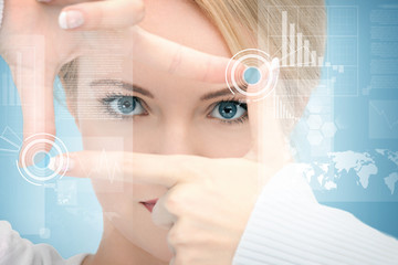 woman creating frame with fingers