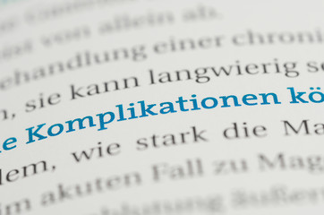 Komplkationen Wort hervorgehoben im Text