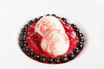 Ice cream with fresh berries