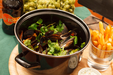 mussels with french fries