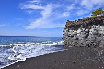Fototapeta na wymiar Wyspy Kanaryjskie, La Palma, Puerto Naos: plaża