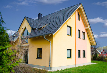 Einfamilienhaus gelb