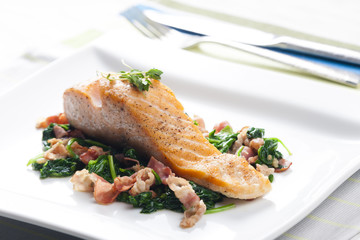 salmon fillet with warm spinach and bacon salad