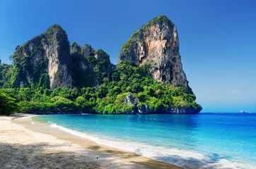 Photo sur Plexiglas Railay Beach, Krabi, Thaïlande Eau claire et ciel bleu