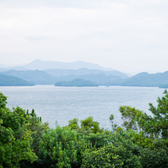 Fototapeta na wymiar mountains surround lake