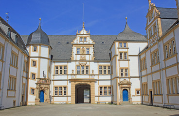 Obraz premium Renaissanceschloss Neuhaus: Innenhof (Nordrhein-Westfalen)