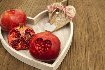 Granatapfel mit Herz