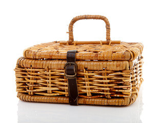 Closed cane basket