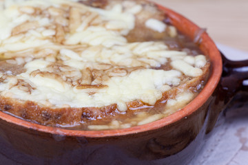 macro picture of onion soup