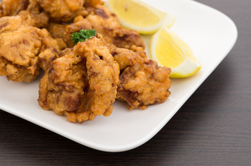鶏のから揚げとレモン